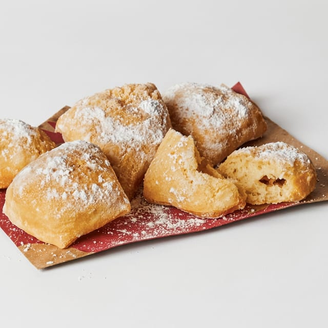 Beignets.
